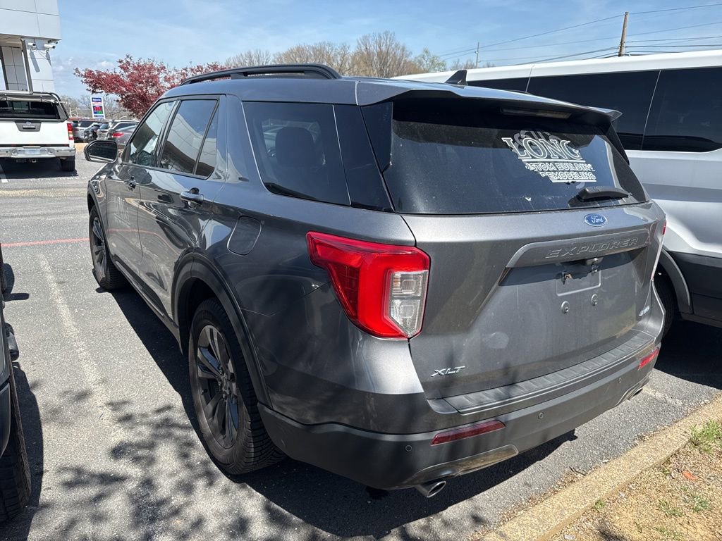 Used 2022 Ford Explorer XLT w/ Equipment Group 202A image 2