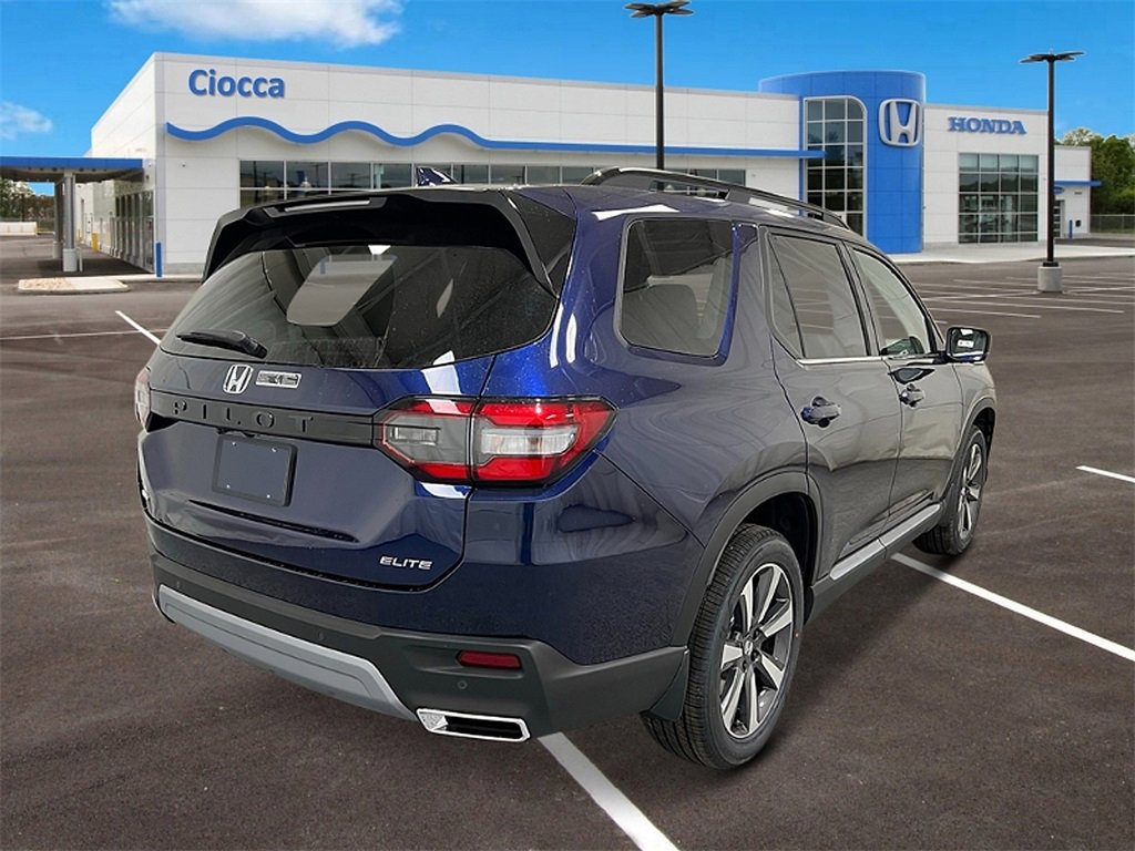 New 2025 Honda Pilot Touring image 4