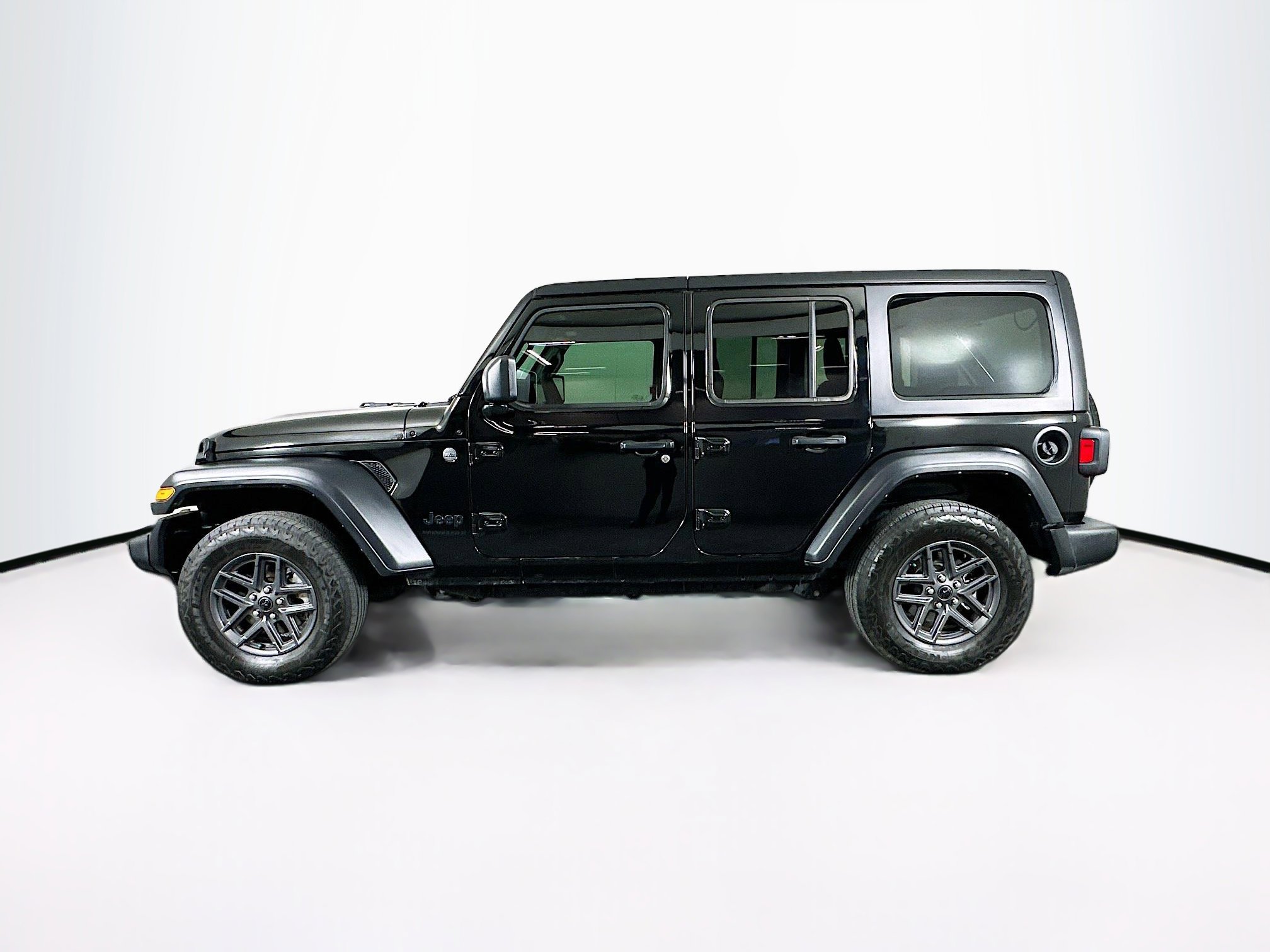 Used 2024 Jeep Wrangler Sport S image 4