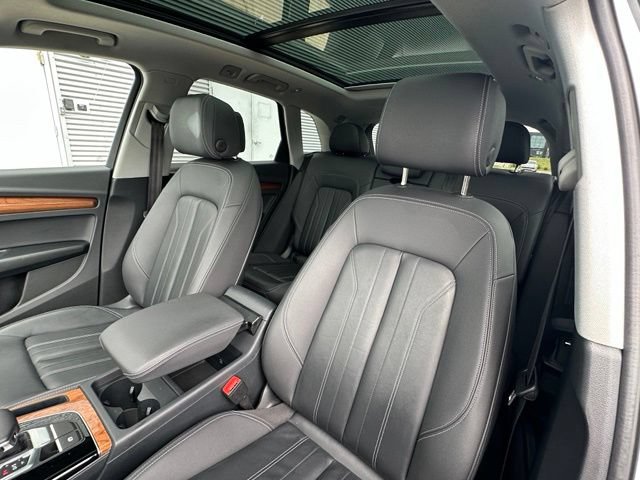 Used 2023 Audi Q5 2.0T Premium w/ Convenience Package AWD/4WD image 29