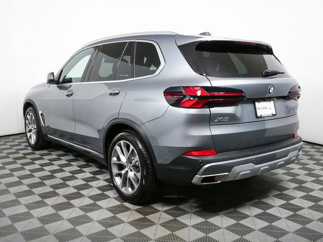 Used 2024 BMW X5 xDrive40i w/ Premium Package image 3