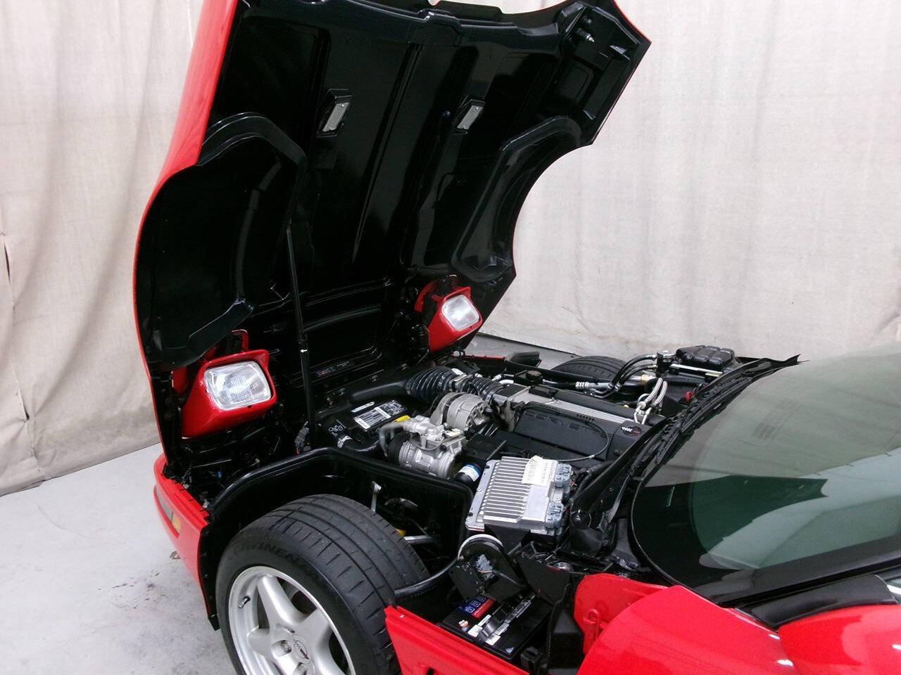Used 1995 Chevrolet Corvette Convertible RWD image 28