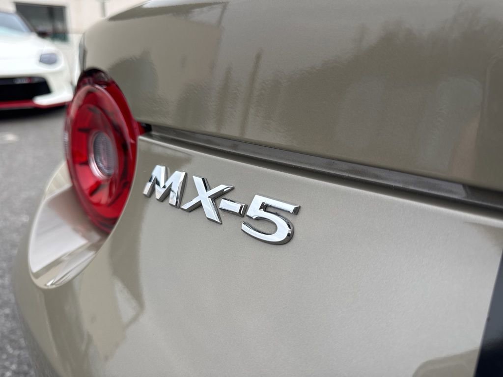 Used 2024 MAZDA MX-5 Miata RF Grand Touring image 19