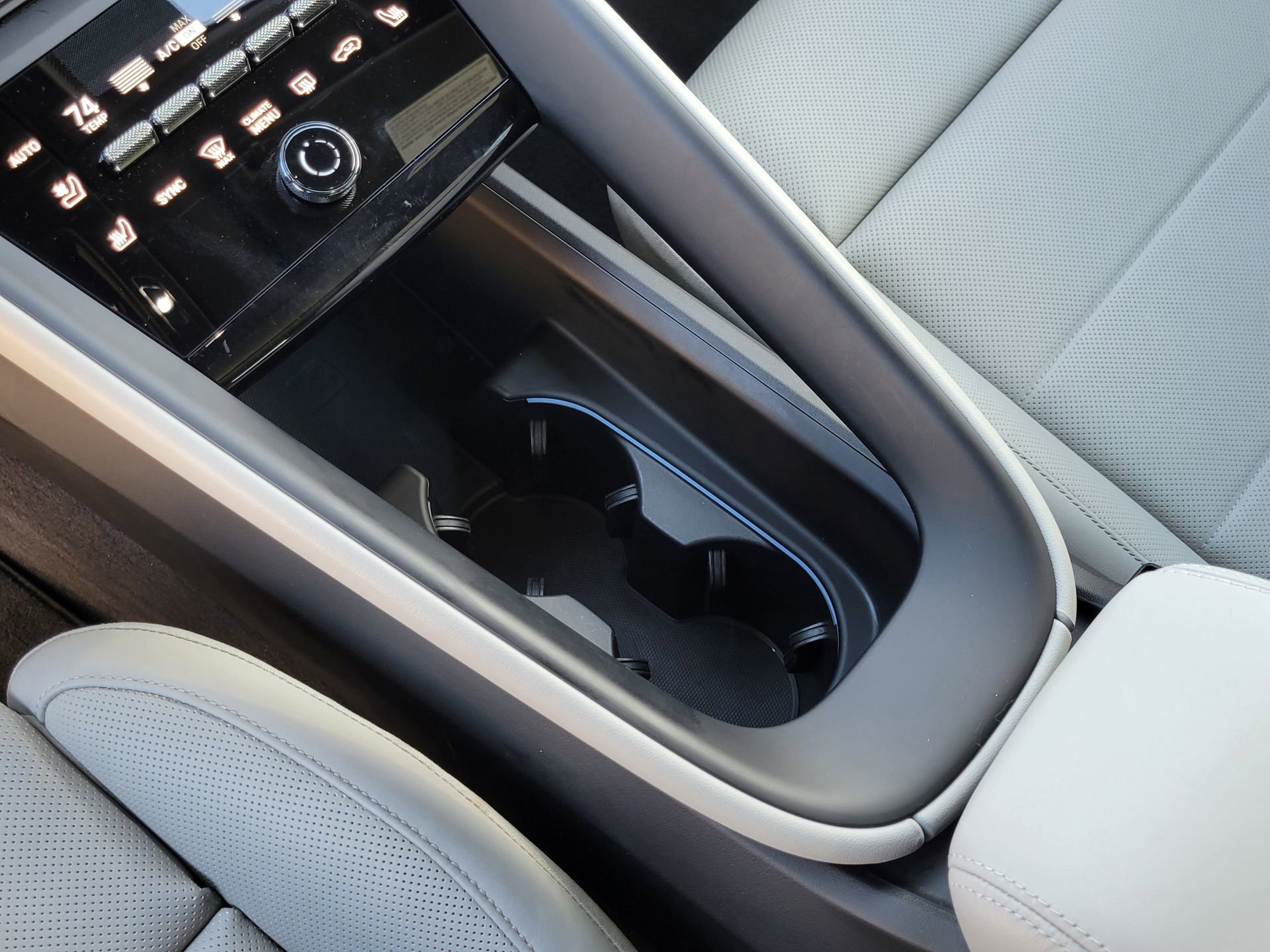 Used 2025 Porsche Macan 4S Electric image 22