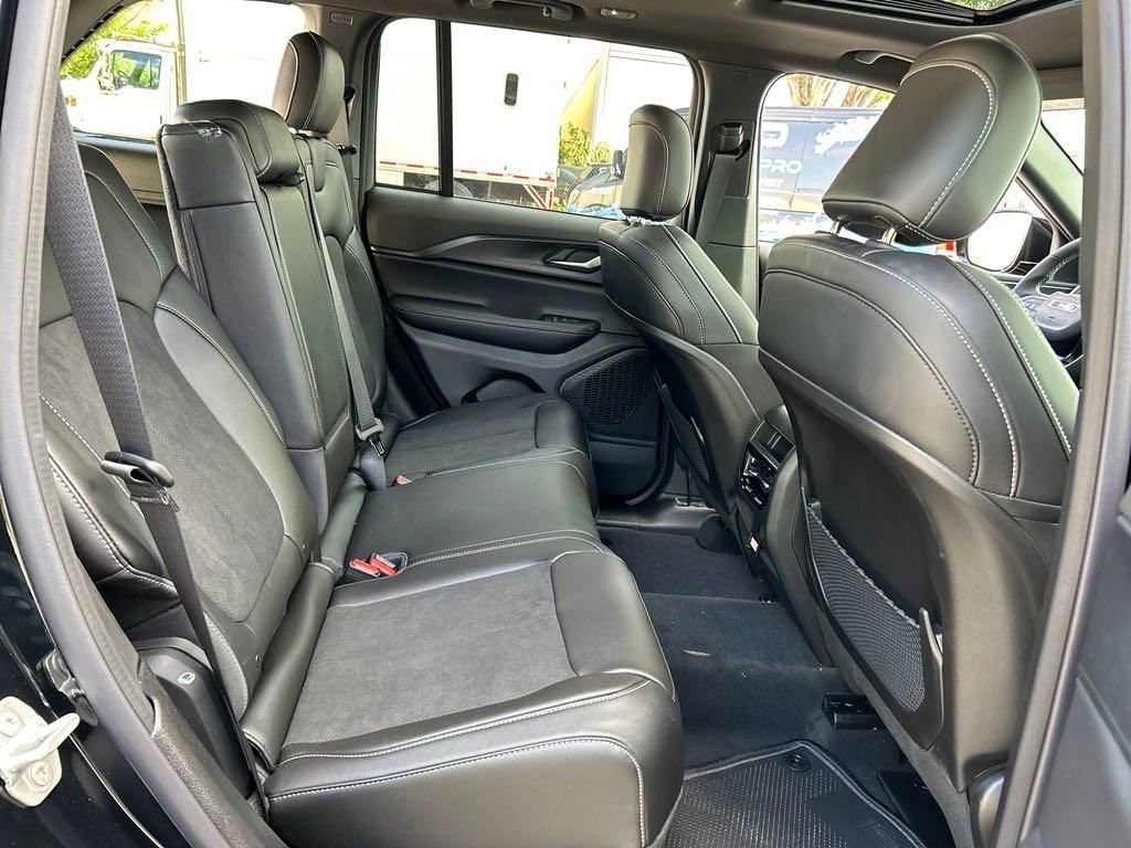 New 2024 Jeep Grand Cherokee Altitude RWD image 25