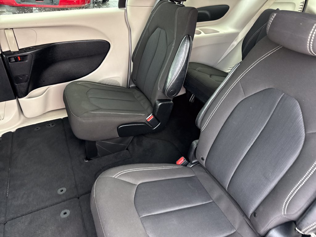Used 2023 Chrysler Voyager LX FWD image 19