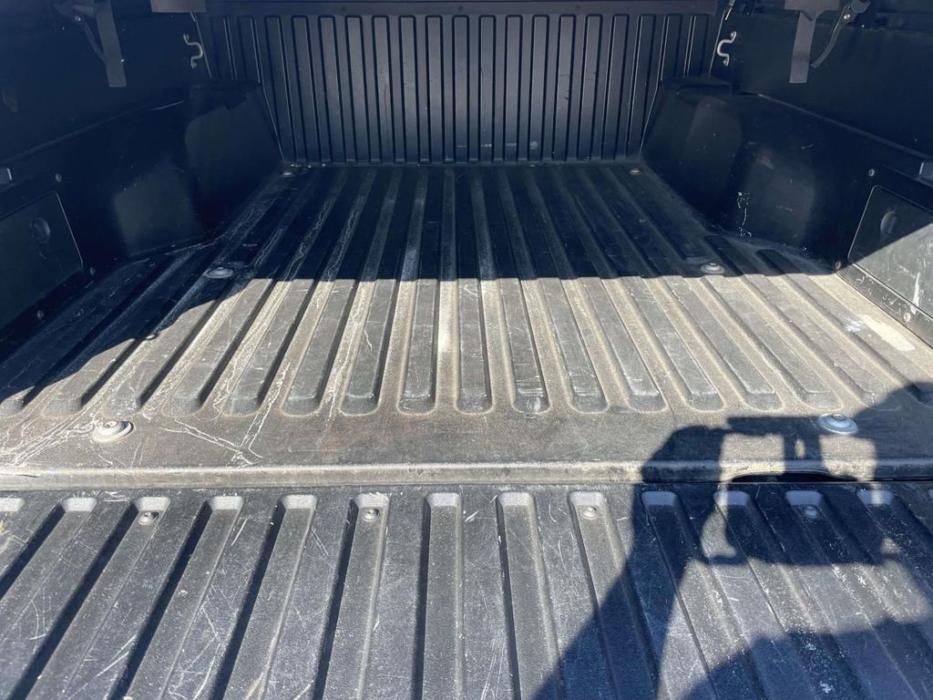 Used 2018 Toyota Tacoma SR5 w/ SR5 Appearance Package (SM) image 50