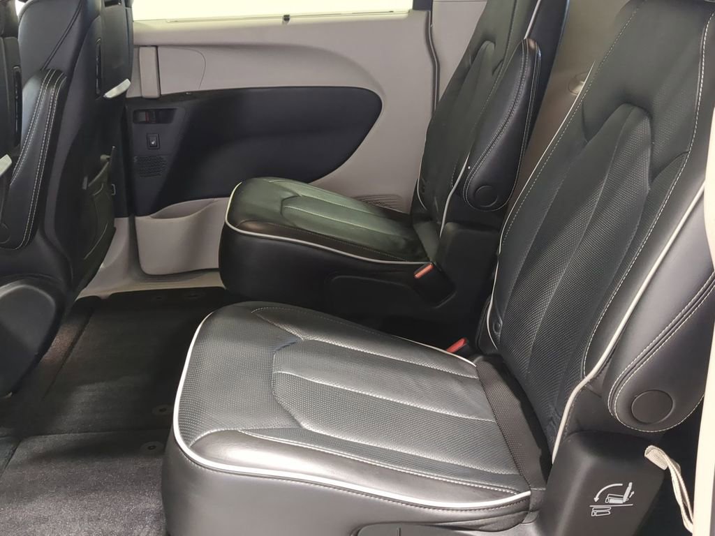 Used 2021 Chrysler Pacifica Limited w/ Uconnect Theater Family Group AWD/4WD image 24