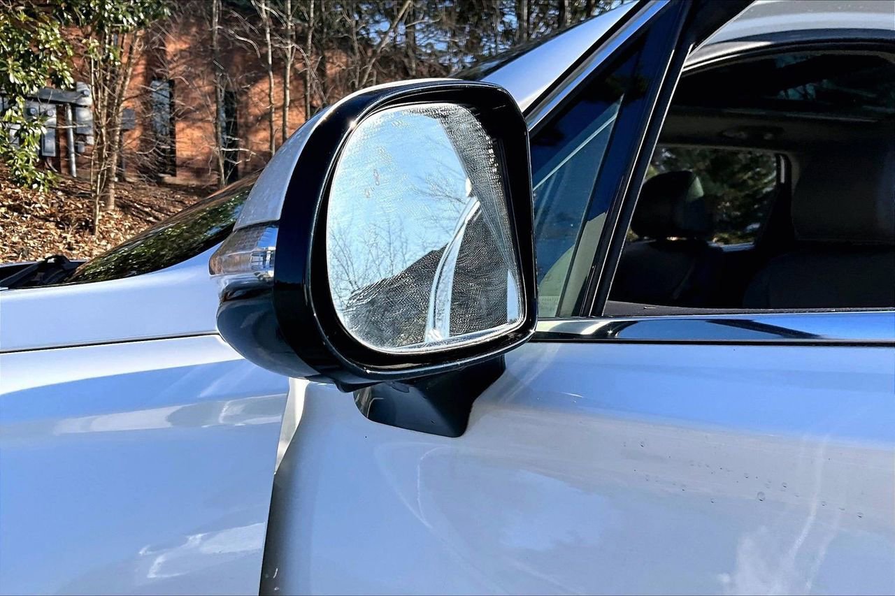 Used 2020 Hyundai Santa Fe SEL w/ Convenience + Premium Package image 28