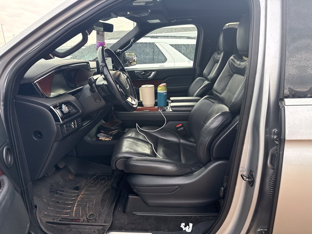 Used 2022 Lincoln Navigator Reserve RWD image 5