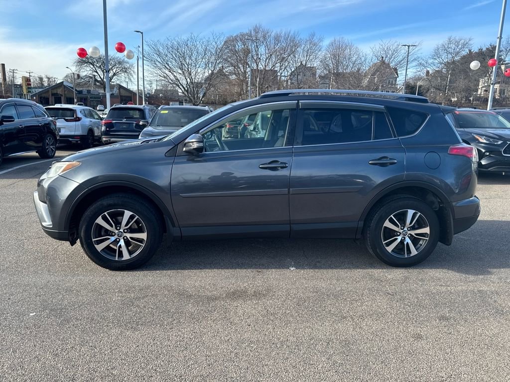 Used 2018 Toyota RAV4 XLE image 4