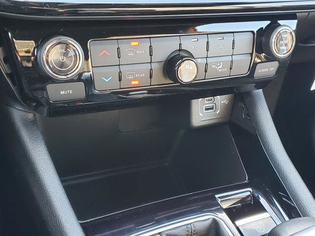 Used 2026 Jeep Compass Latitude image 14