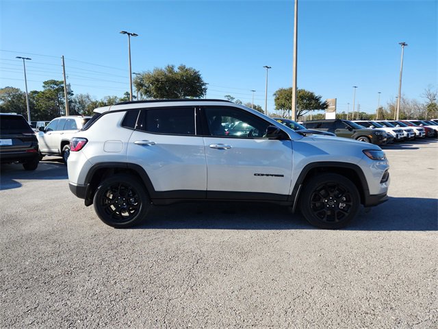New 2026 Jeep Compass Latitude image 2