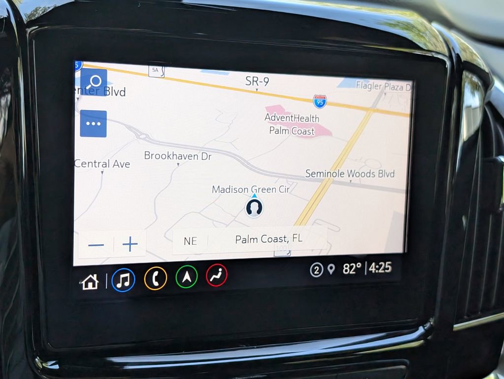 Used 2022 Chevrolet Traverse RS image 33