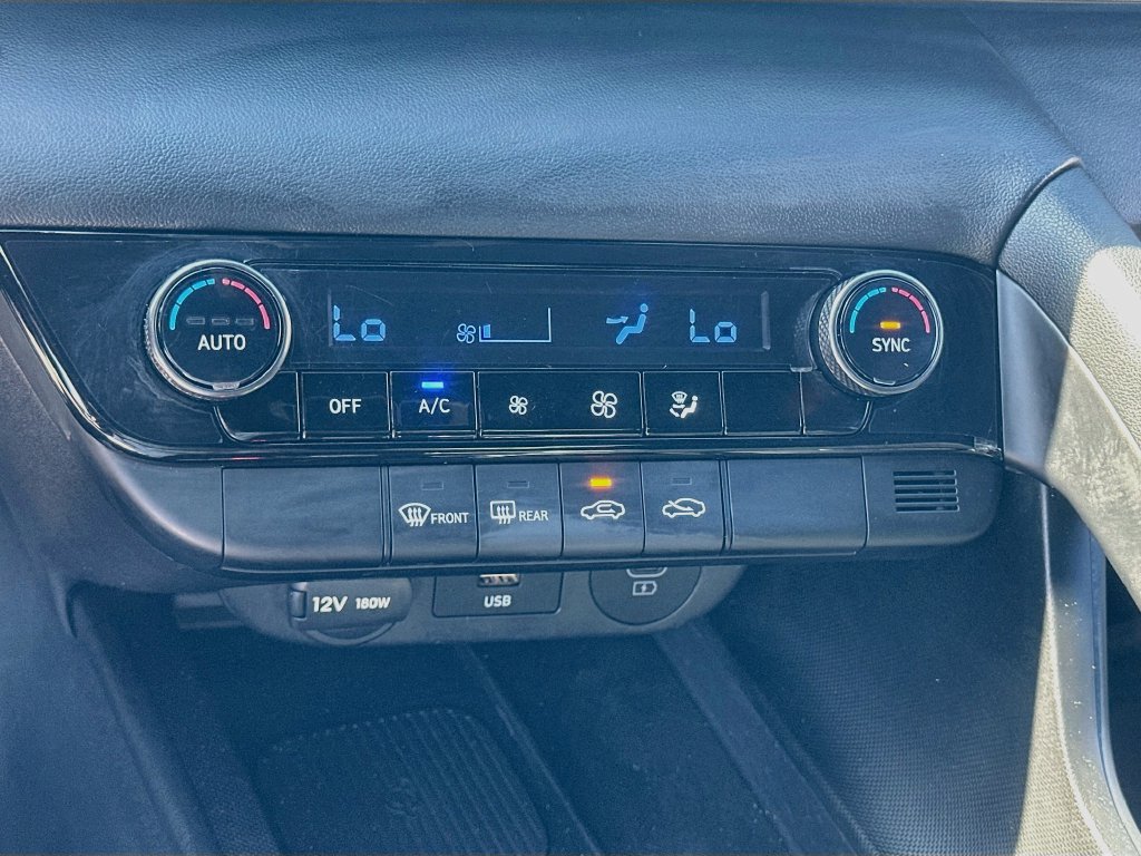 Used 2025 Hyundai Elantra Sport FWD image 15