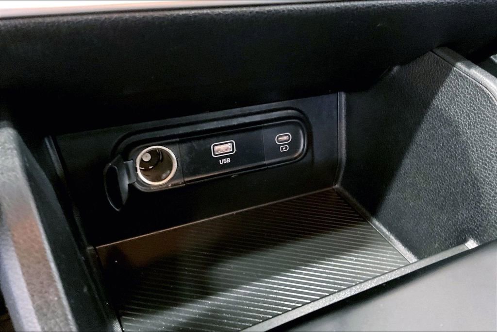 Used 2024 Kia Sportage LX image 12