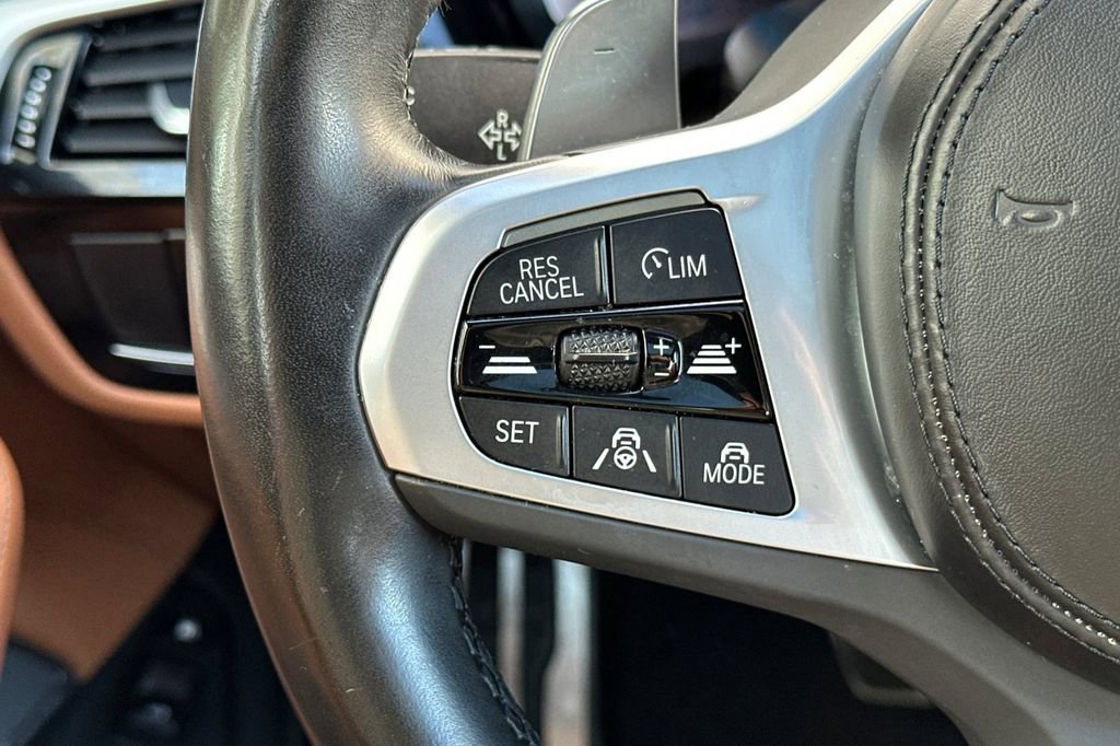 Used 2023 BMW 530e w/ M Sport Package image 27