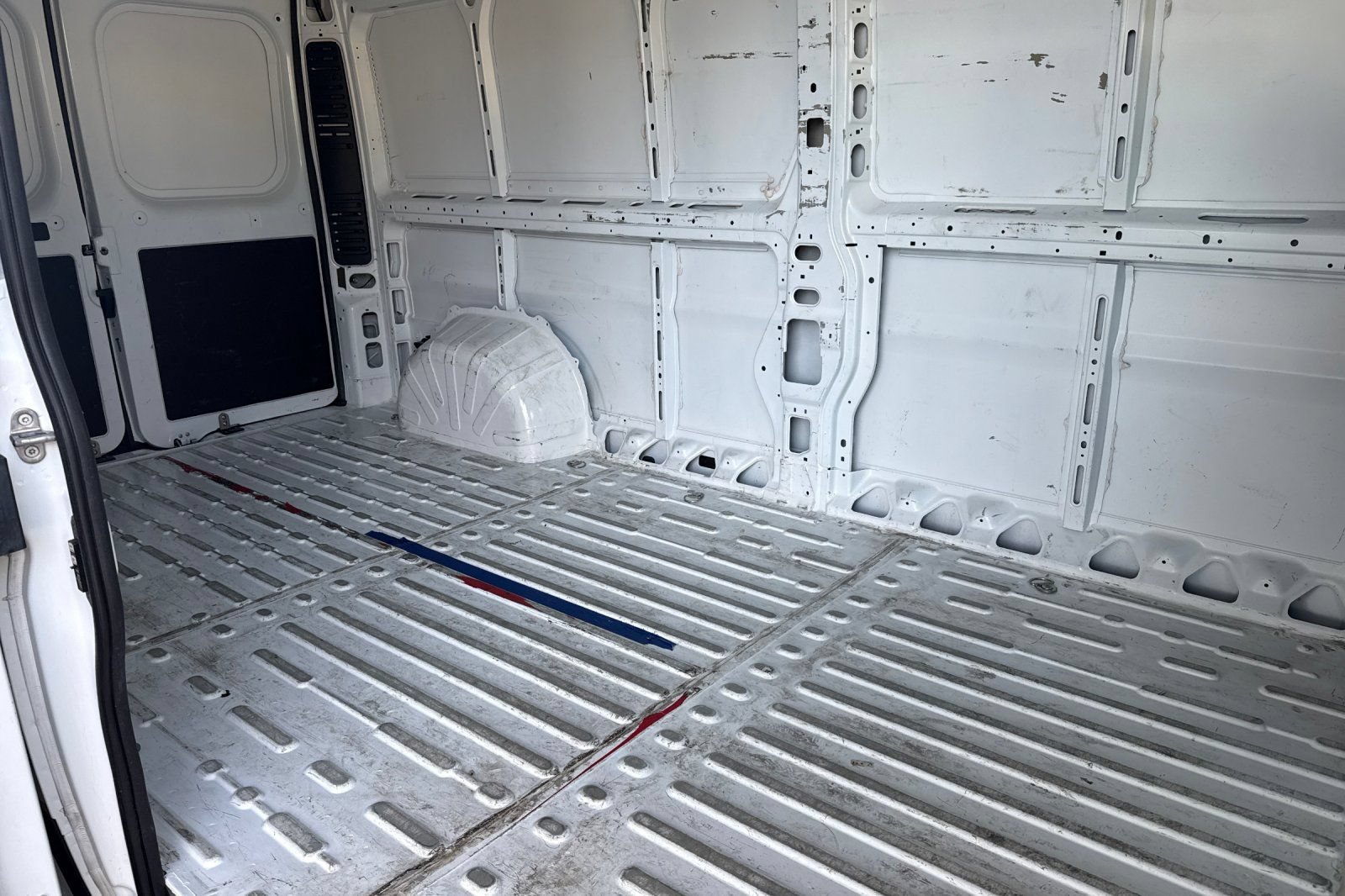Used 2024 RAM ProMaster 2500 w/ Convenience Group FWD image 21