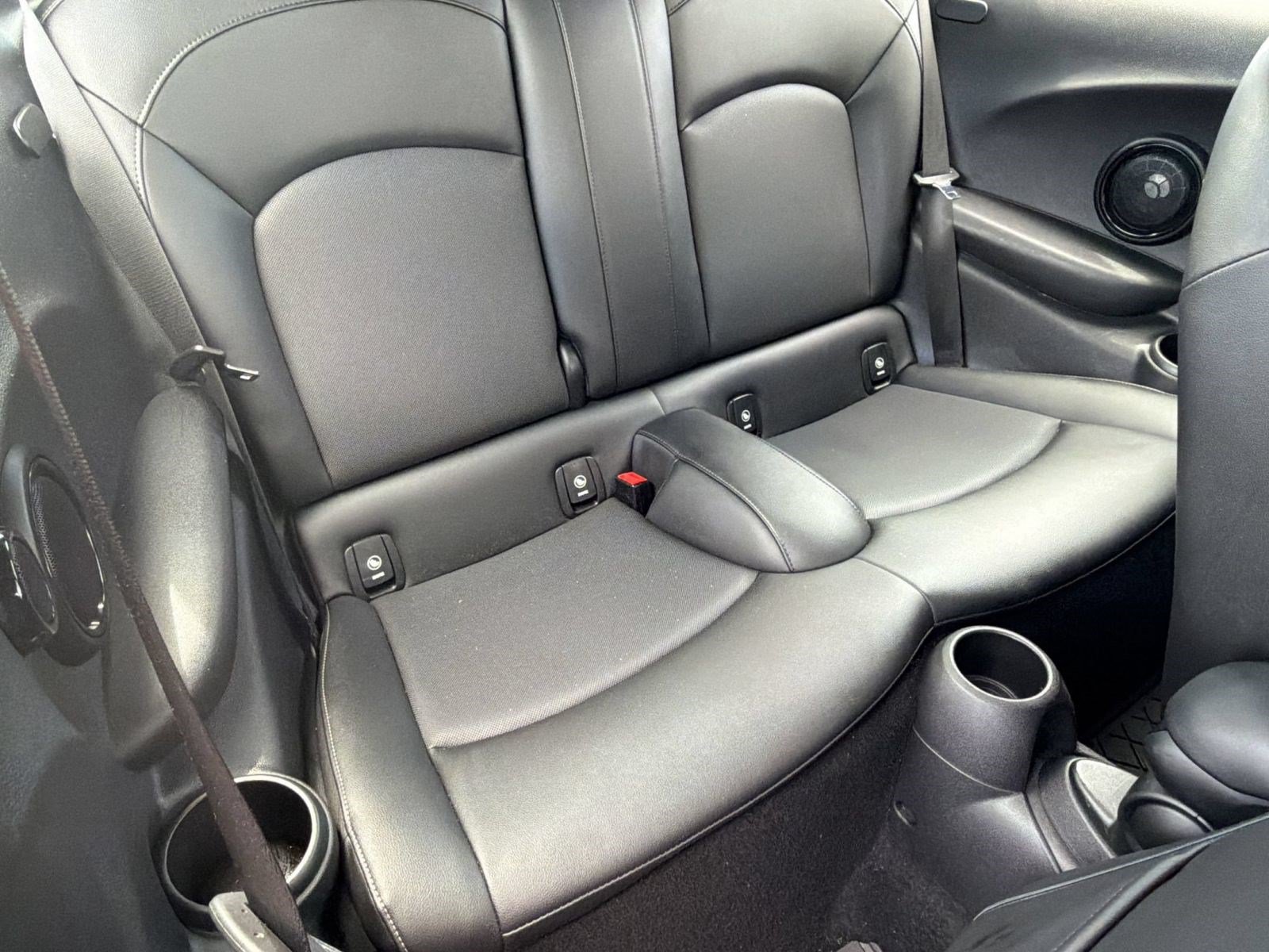 Used 2016 MINI Cooper 2-Door Hardtop FWD image 31