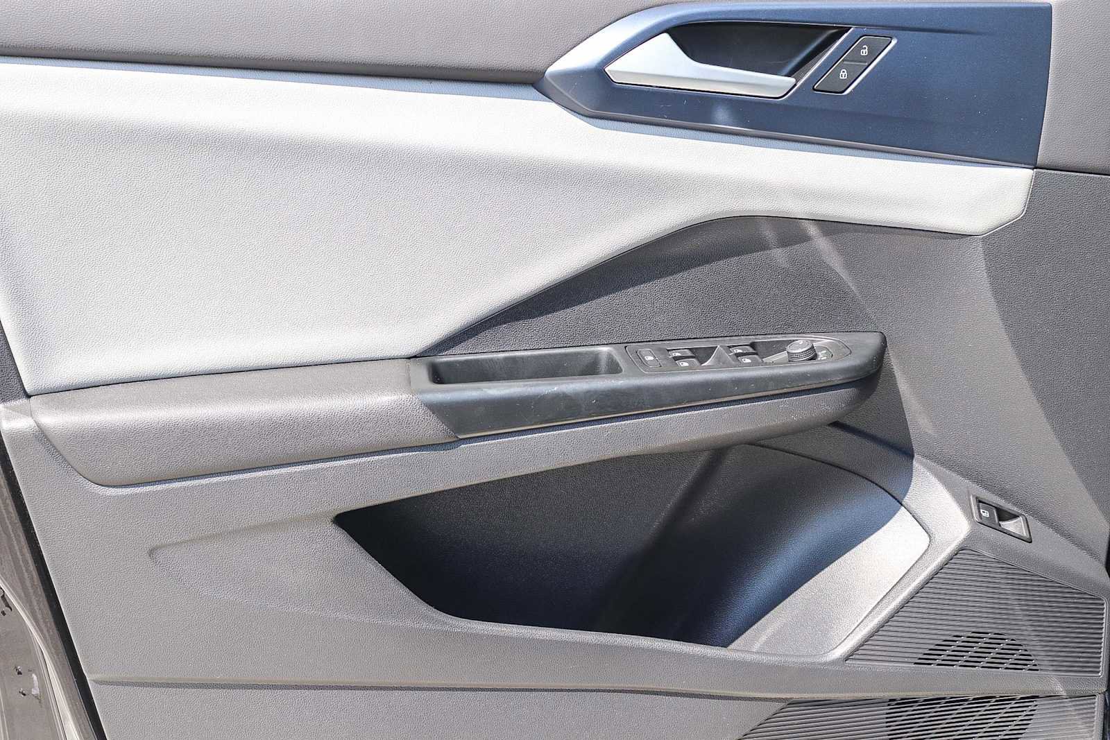 Used 2022 Volkswagen Taos SE image 21