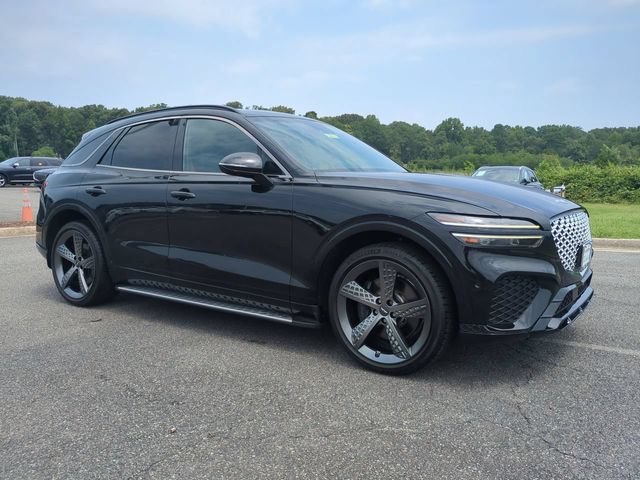 Used 2023 Genesis GV70 2.5T w/ Sport Prestige Package AWD/4WD image 2