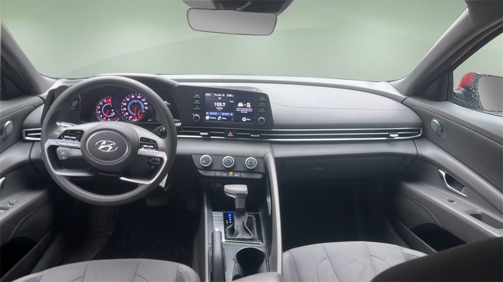 Used 2021 Hyundai Elantra SE image 19