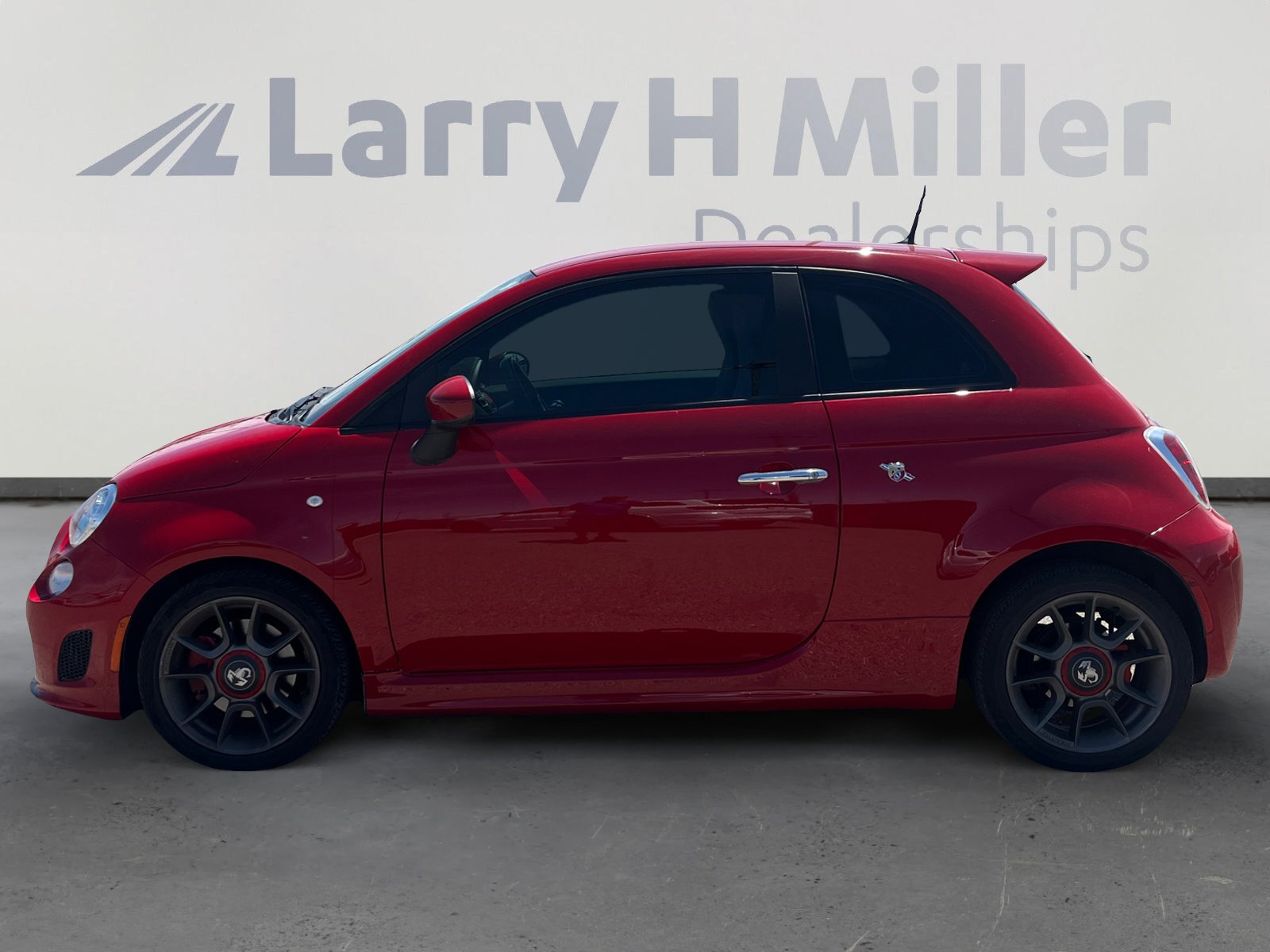 Used 2013 FIAT 500 Abarth FWD image 2