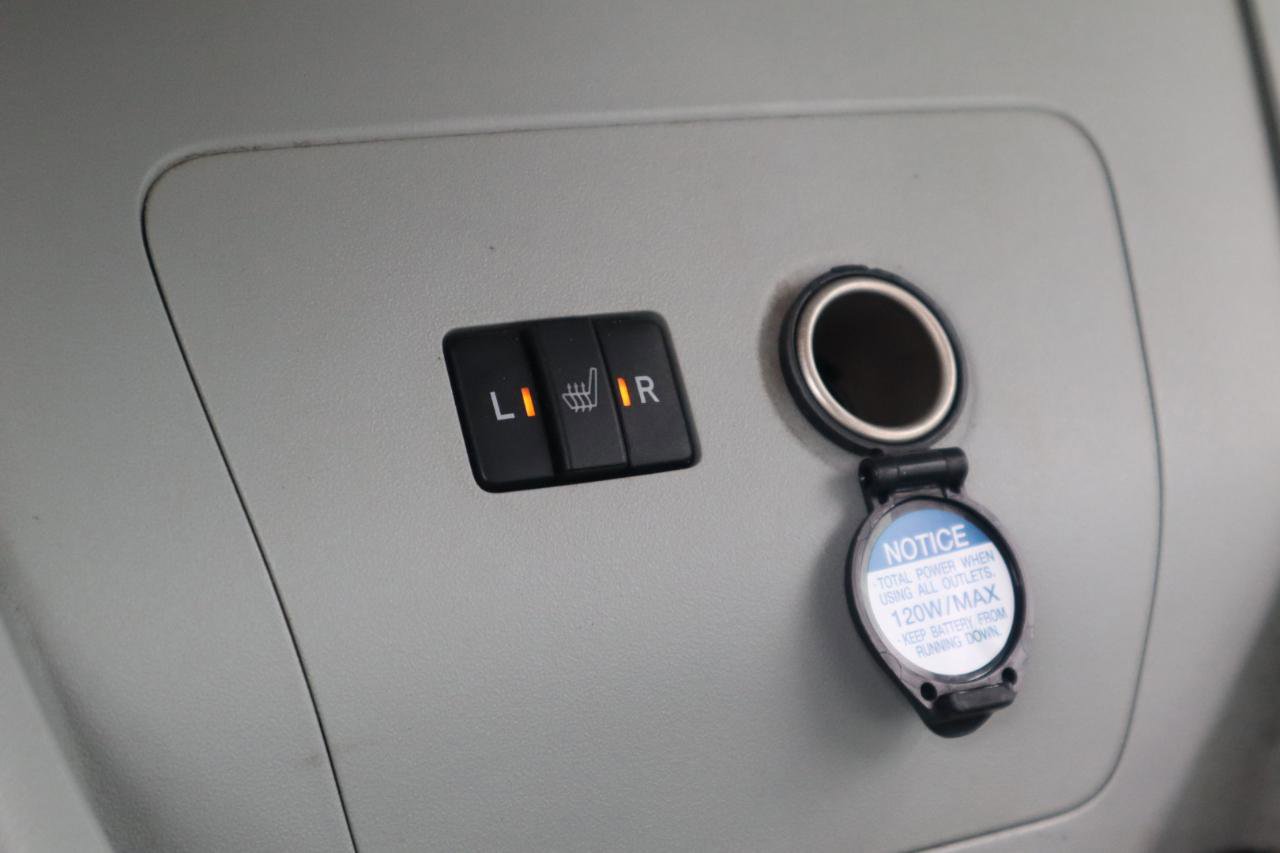 Used 2015 Toyota Prius Four w/ Deluxe Solar Roof Package image 92