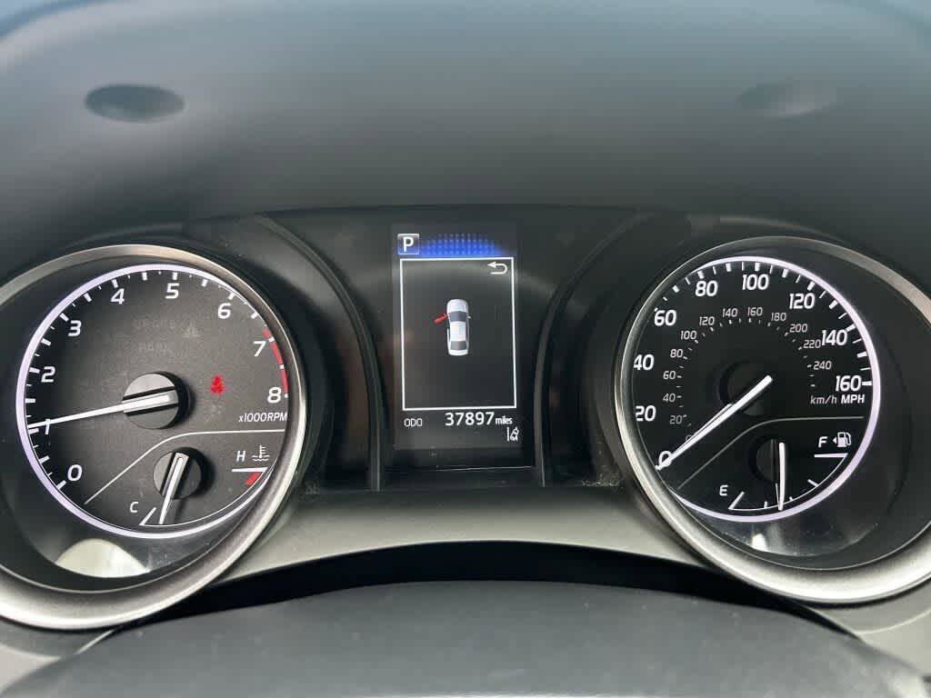 Used 2023 Toyota Camry SE image 2