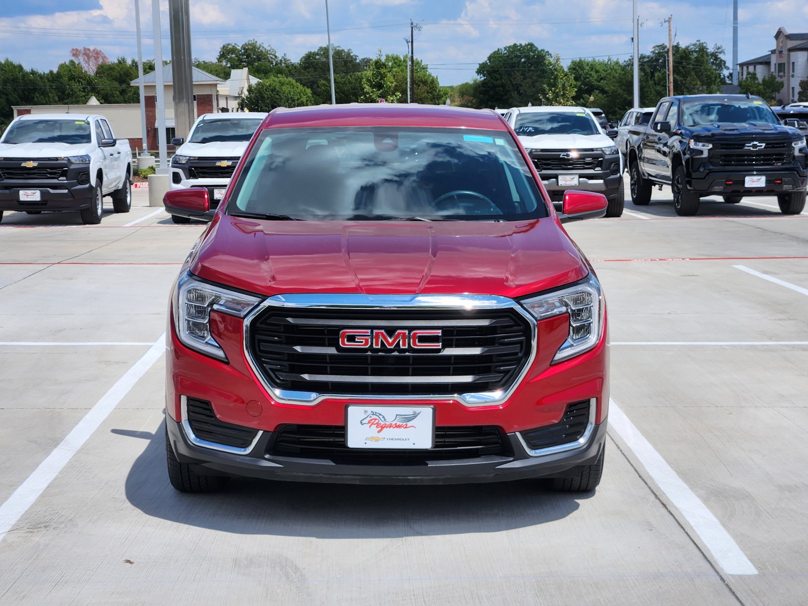 Used 2024 GMC Terrain SLE AWD/4WD image 6