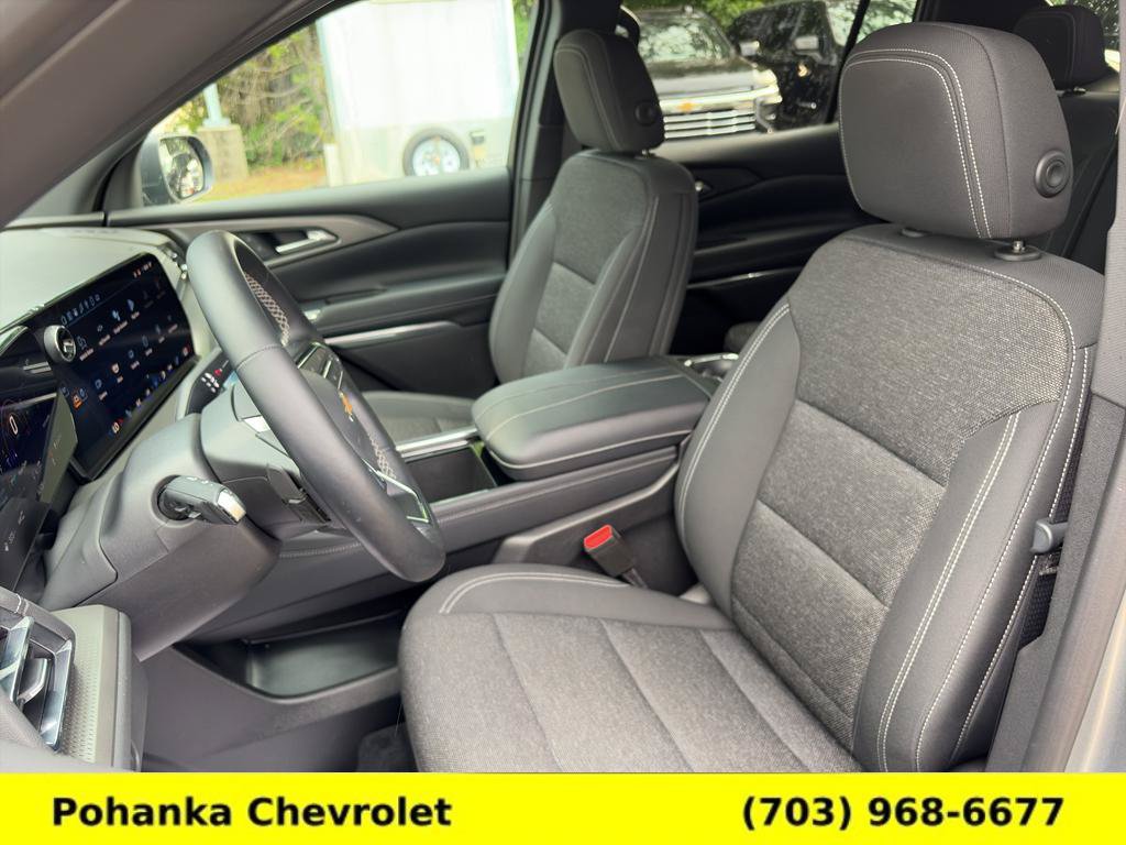 Certified 2025 Chevrolet Traverse LT w/ Driver Confidence Package AWD/4WD image 22