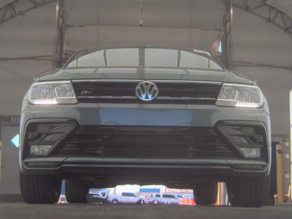 Used 2020 Volkswagen Tiguan SE R-Line image 3