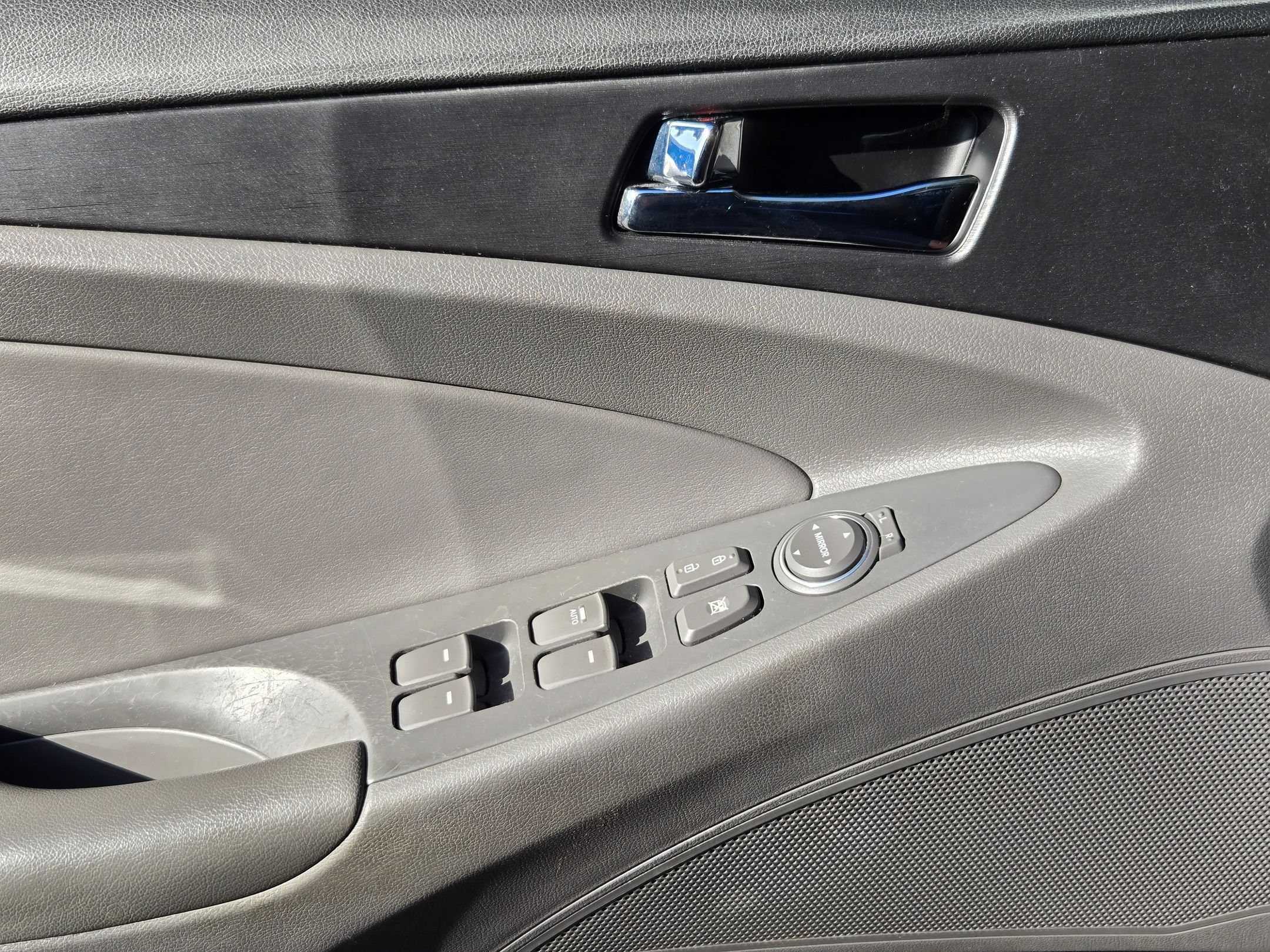 Used 2013 Hyundai Sonata SE FWD image 11
