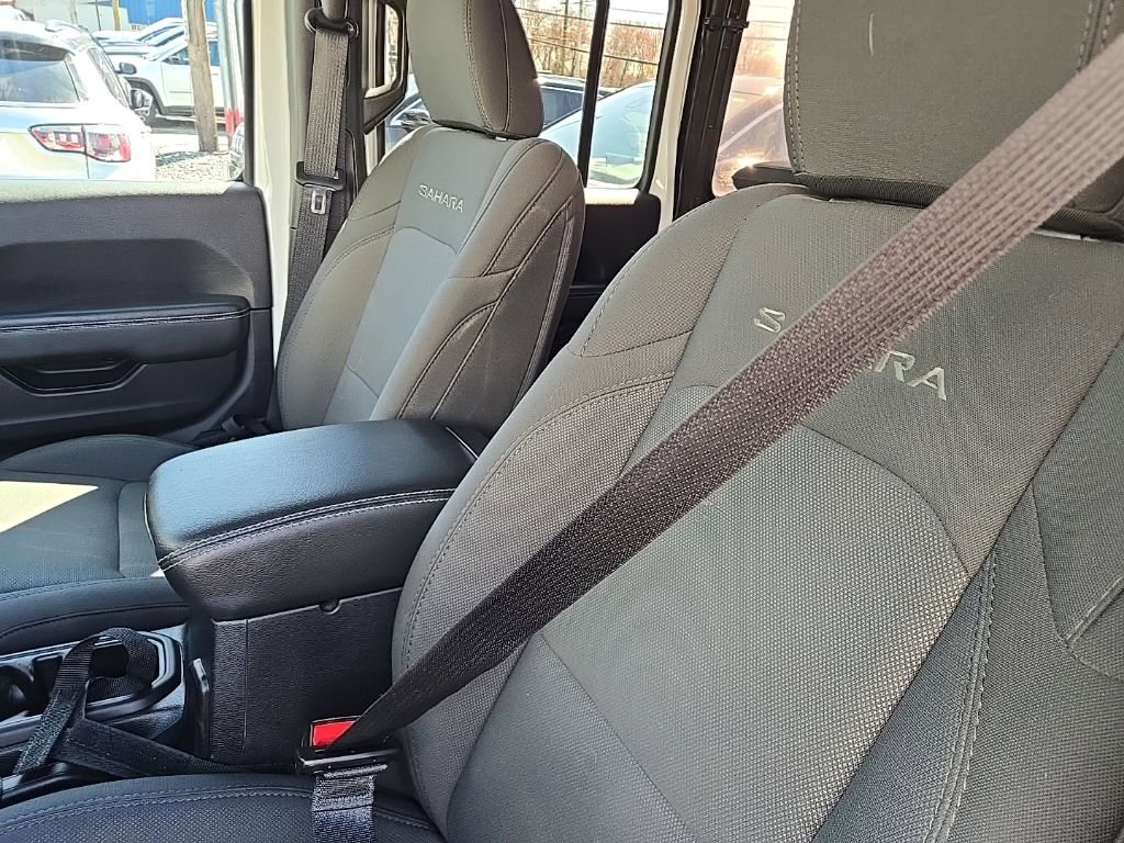Used 2020 Jeep Wrangler Unlimited Sahara w/ Safety Group image 16