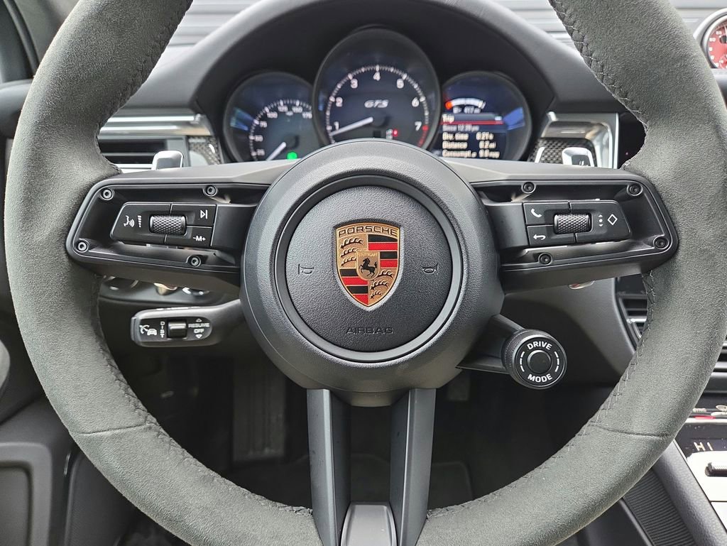 Certified 2026 Porsche Macan GTS image 9
