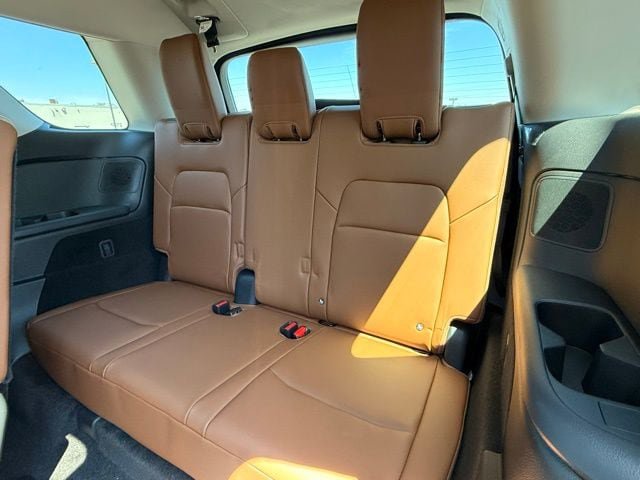 New 2026 Nissan Pathfinder Platinum w/ Cargo Package AWD/4WD image 16