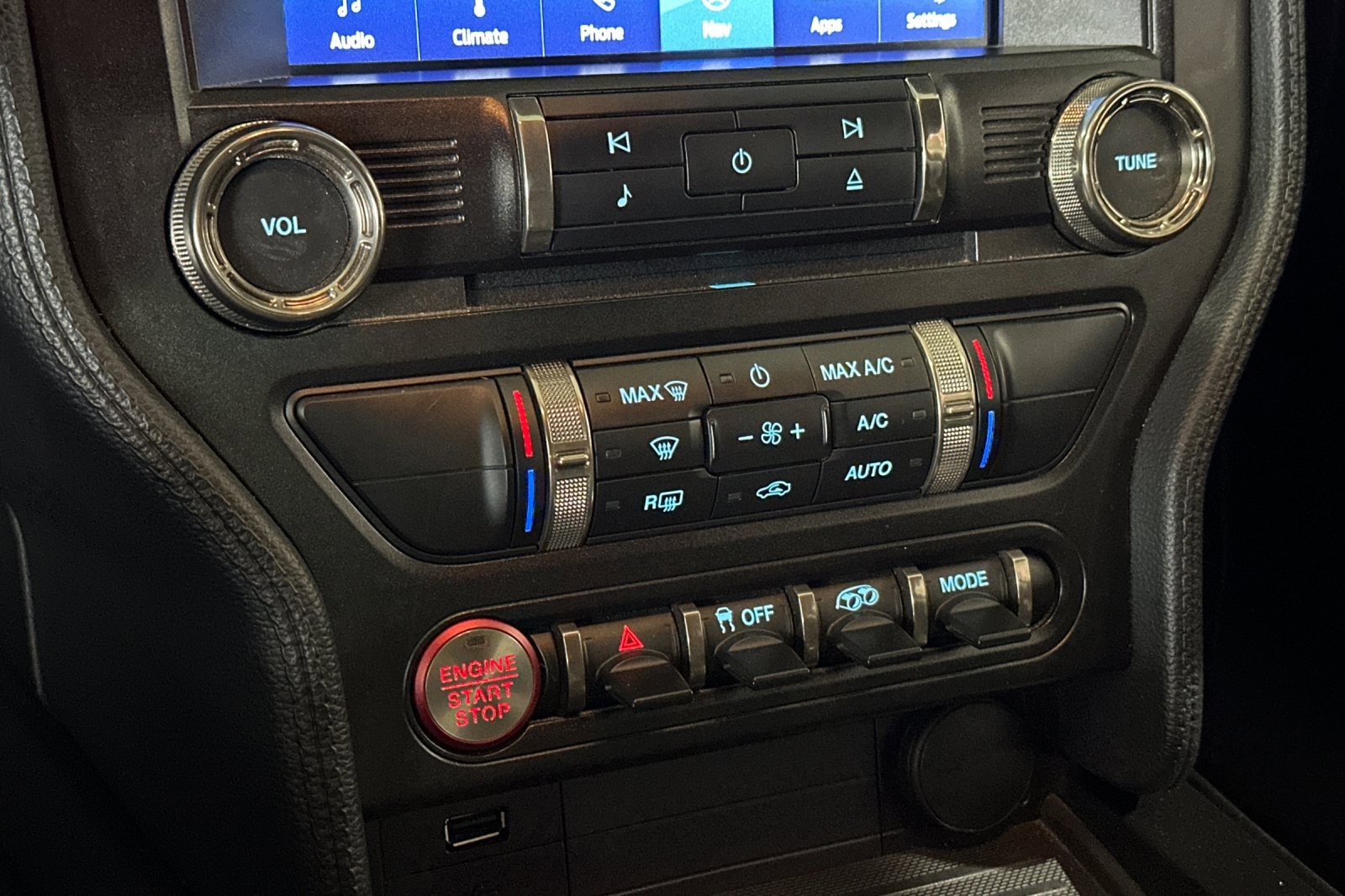 Used 2020 Ford Mustang Shelby GT500 w/ Carbon Fiber Track Pack image 18