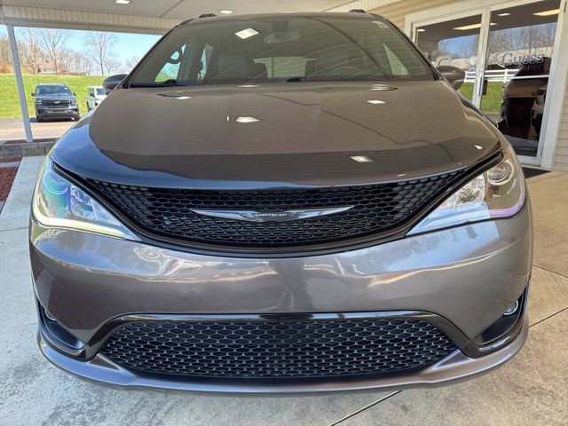 Used 2020 Chrysler Pacifica Limited w/ S Appearance Package image 12