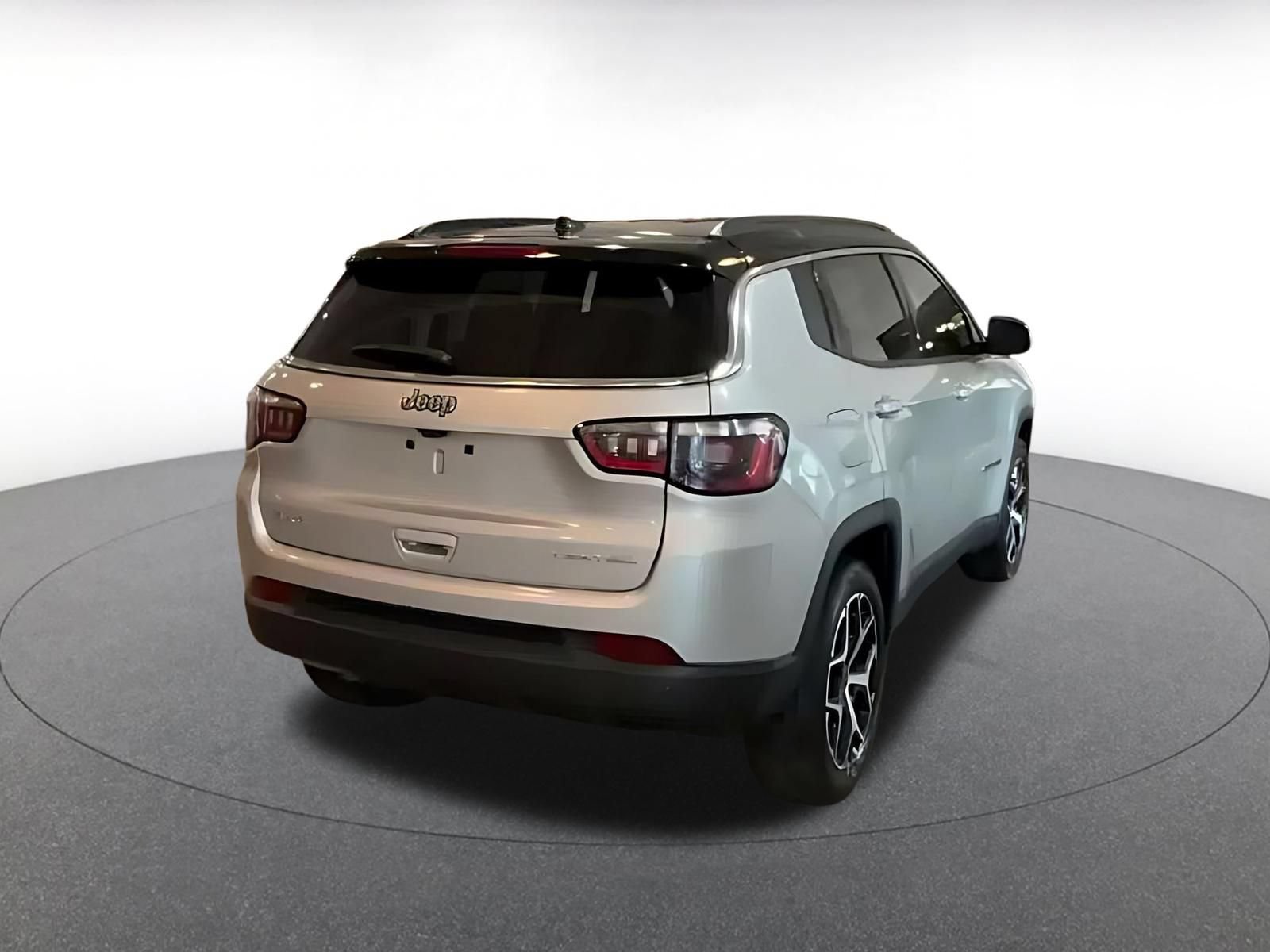Used 2025 Jeep Compass Limited AWD/4WD image 13