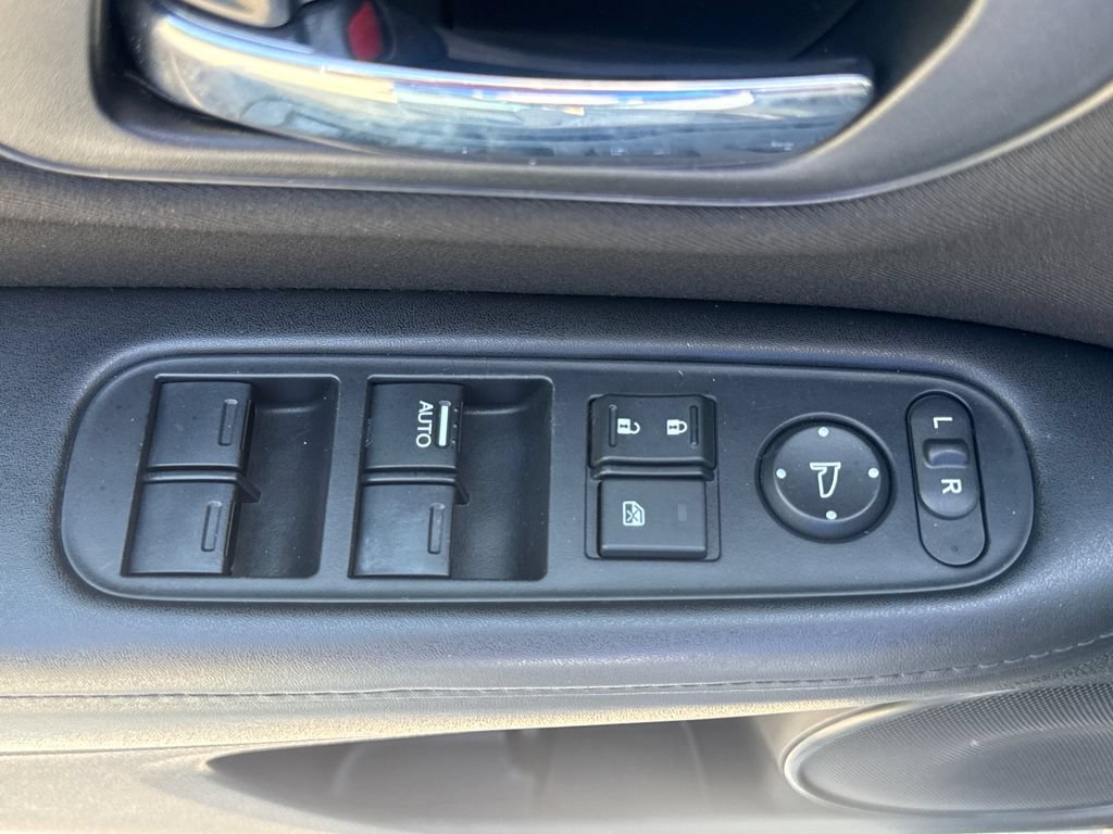Used 2016 Honda HR-V LX image 14