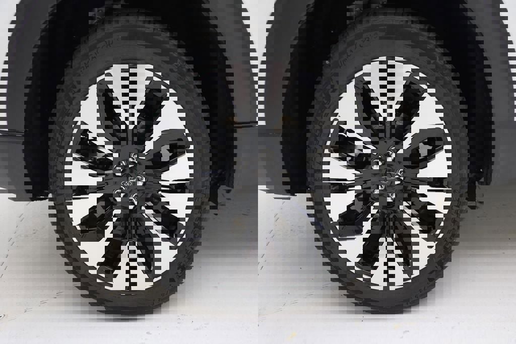 Used 2026 Ford Explorer Platinum w/ LUX Leather Package image 9