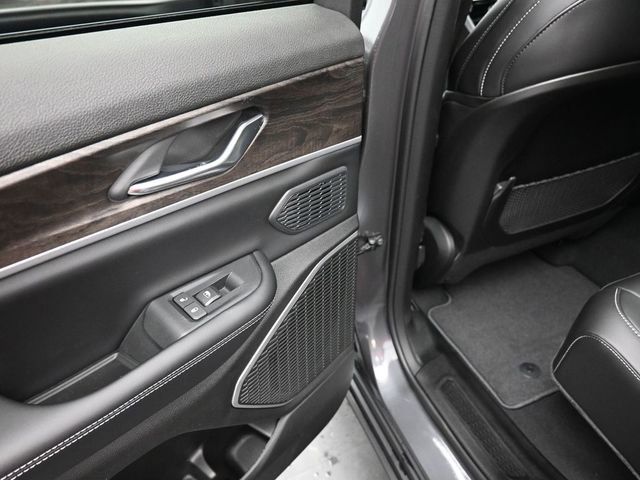 New 2026 Jeep Grand Cherokee Limited w/ Trailer Tow Package image 18