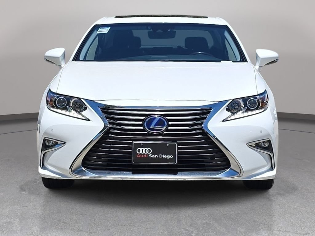Used 2016 Lexus ES 300h w/ Navigation System Package FWD image 3