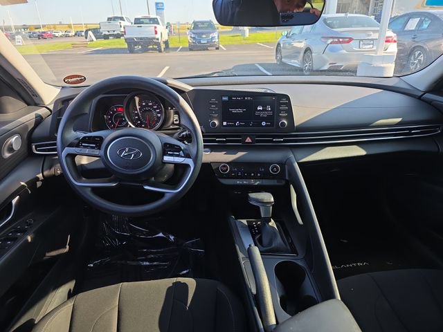 Used 2022 Hyundai Elantra SEL FWD image 16