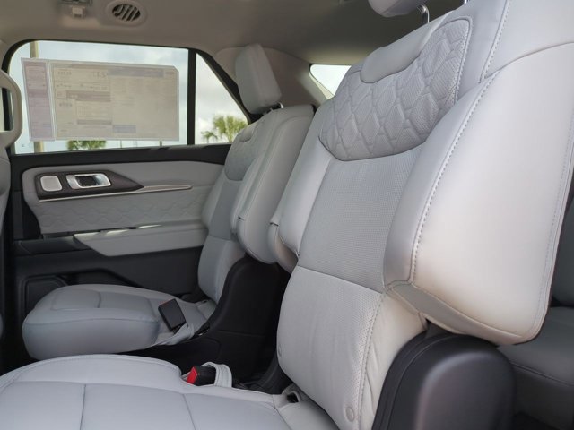 New 2026 Ford Explorer Platinum image 14
