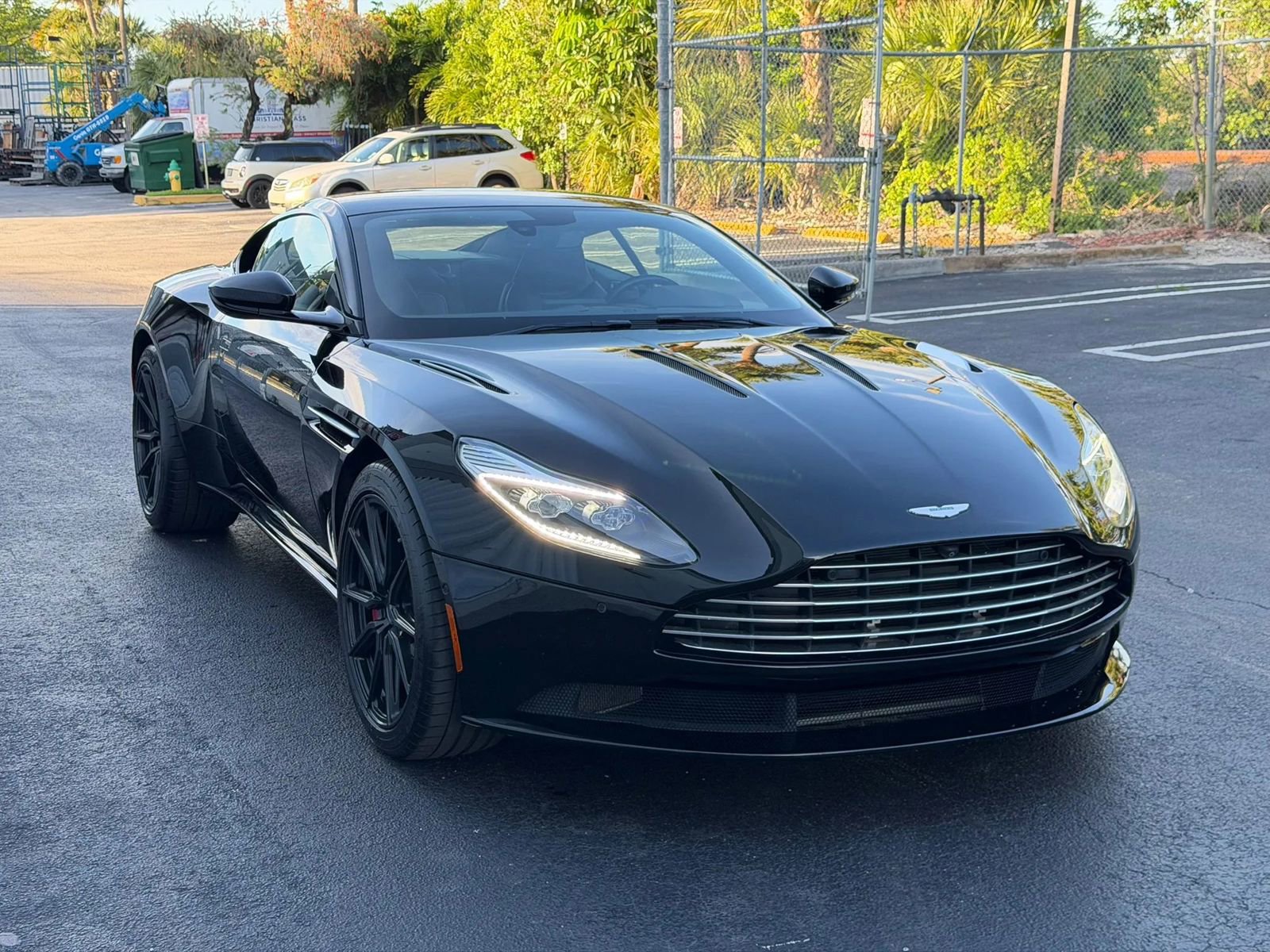 Used 2018 Aston Martin DB11 V12 RWD image 6