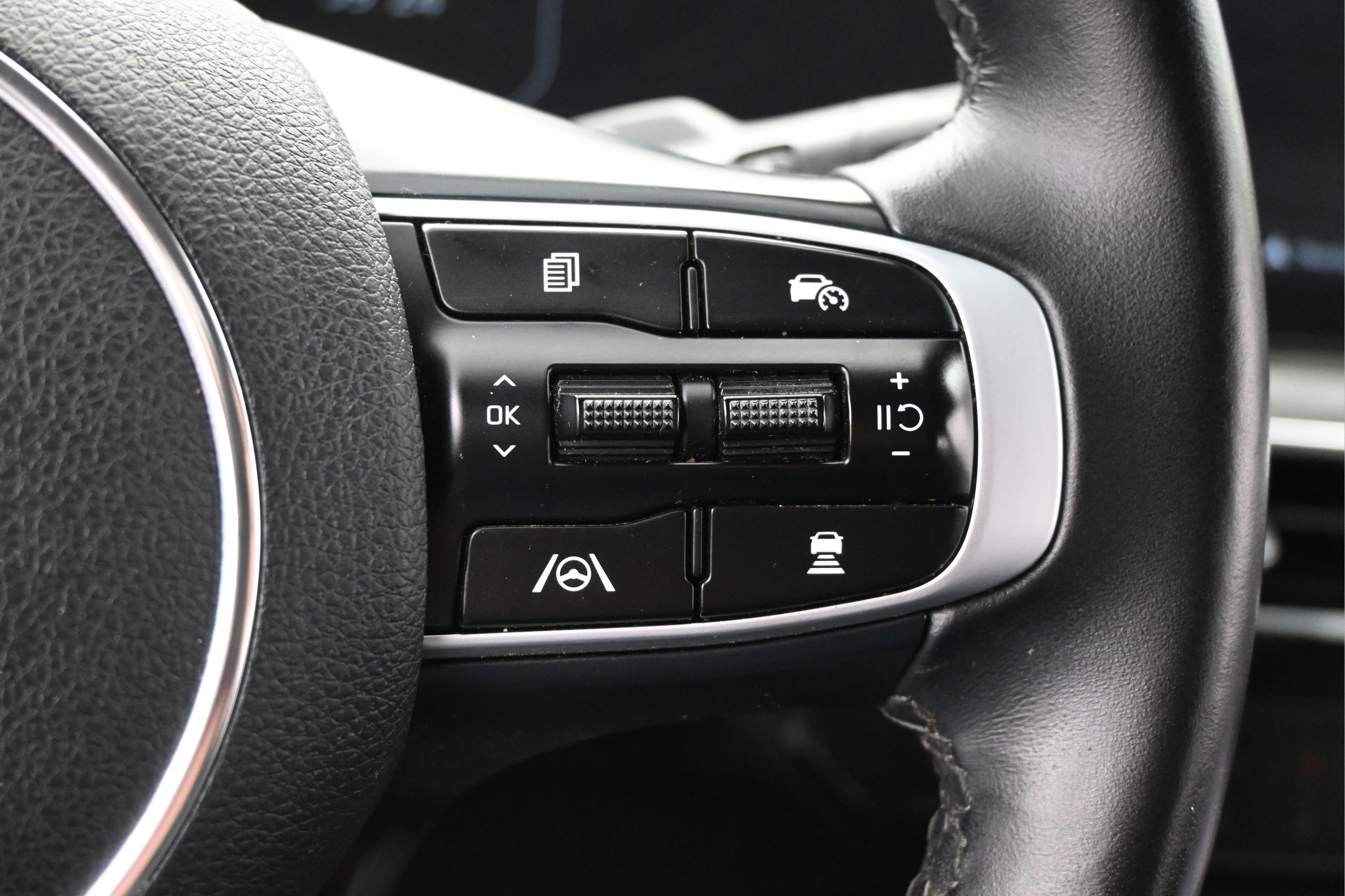 Used 2025 Kia K5 EX FWD image 15