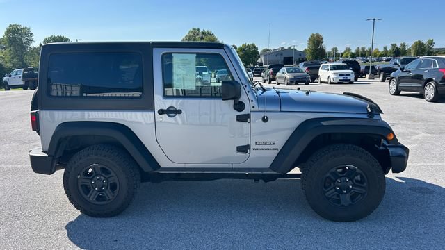 Used 2016 Jeep Wrangler Sport AWD/4WD image 2