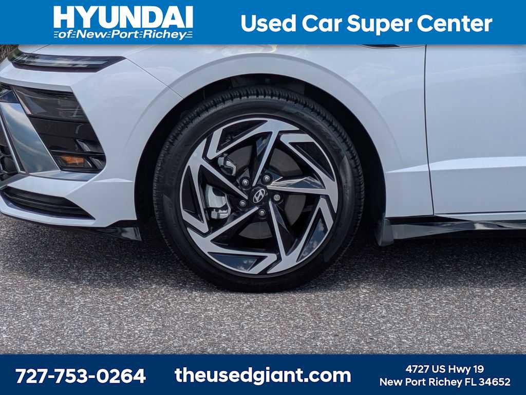 Used 2025 Hyundai Sonata SEL FWD image 10