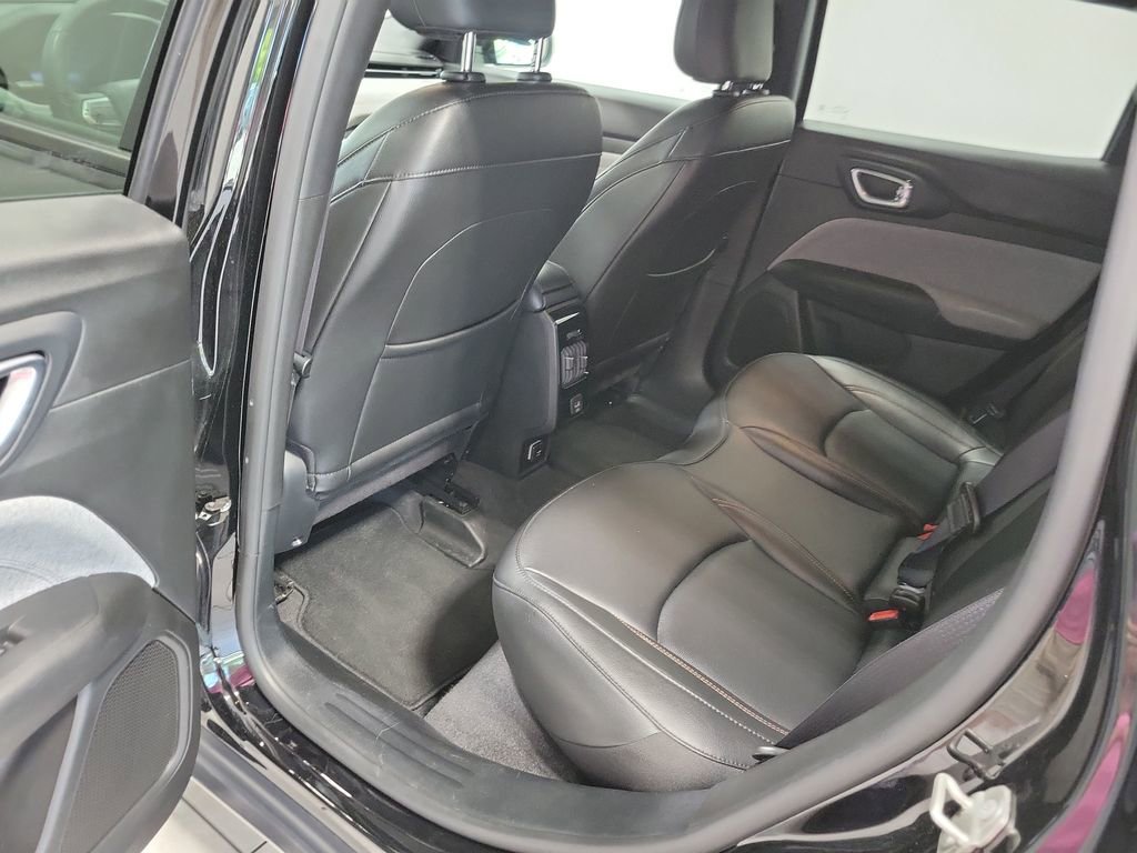 Used 2024 Jeep Compass Latitude AWD/4WD image 26